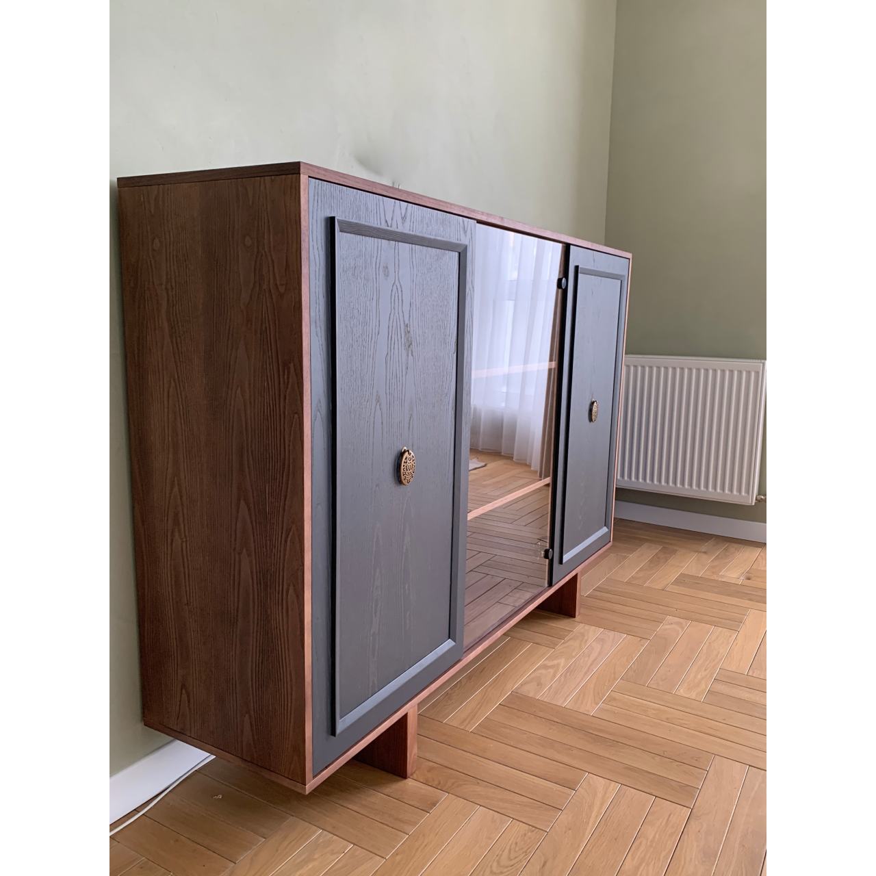 Комод з масиву натурального дерева із фурнітурою Blum CS-54