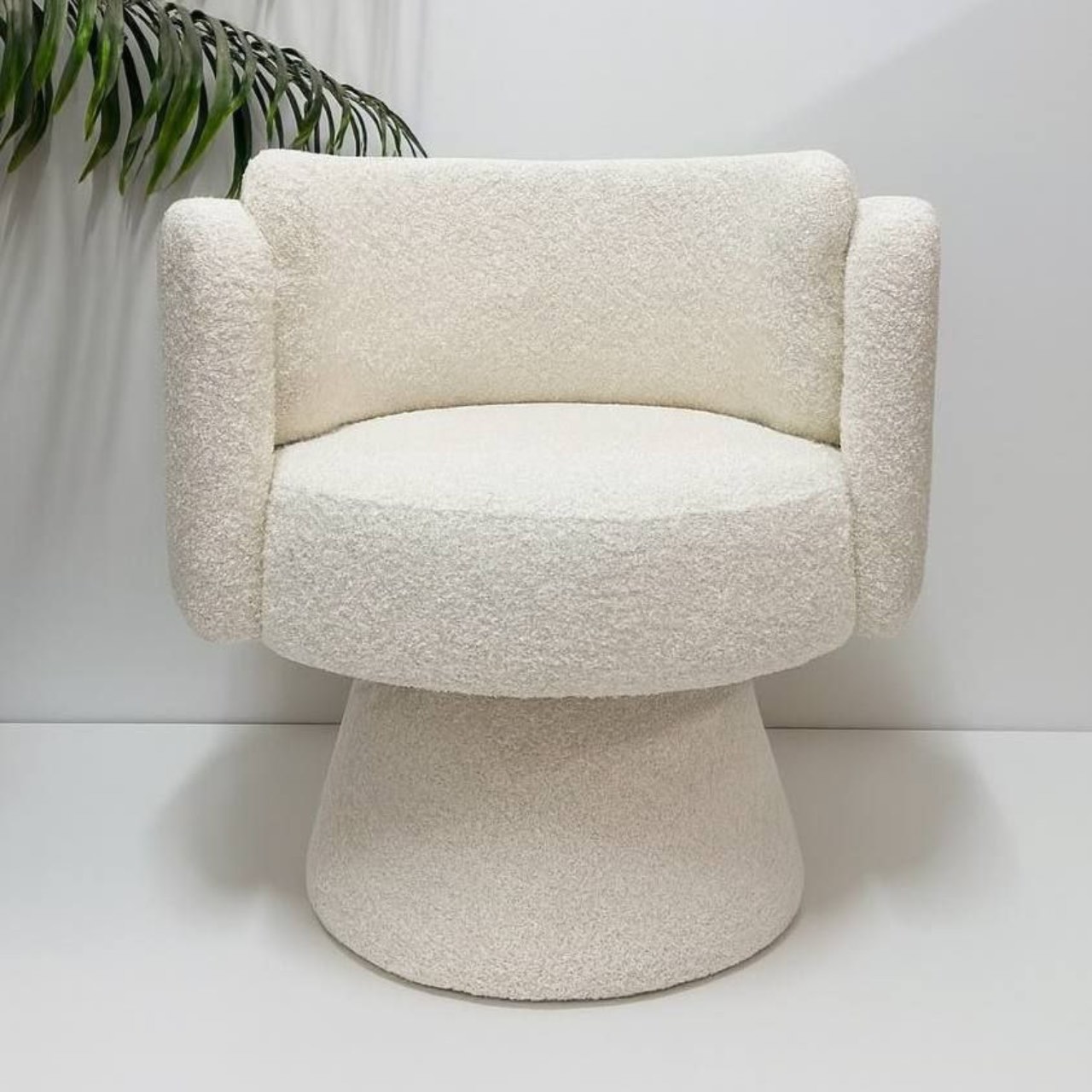 Дизайнерське поворотне крісло Lounge Swivel Armchair